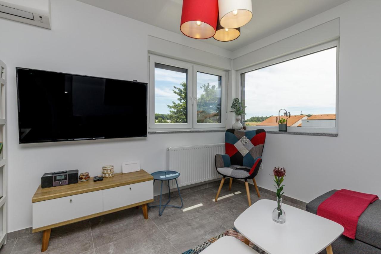 Sabena Apartment With Private Whirlpool Porec Exterior photo