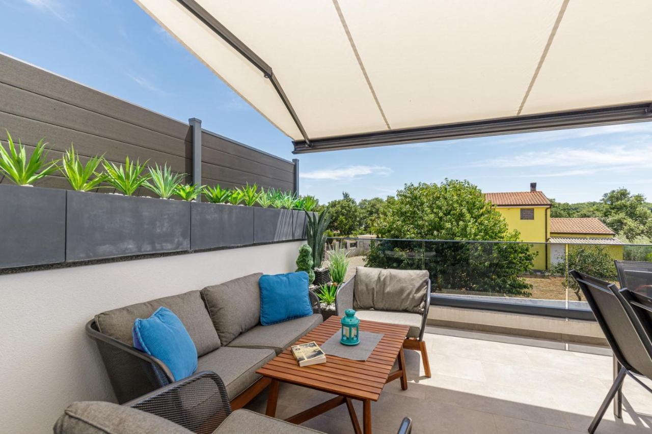 Sabena Apartment With Private Whirlpool Porec Exterior photo