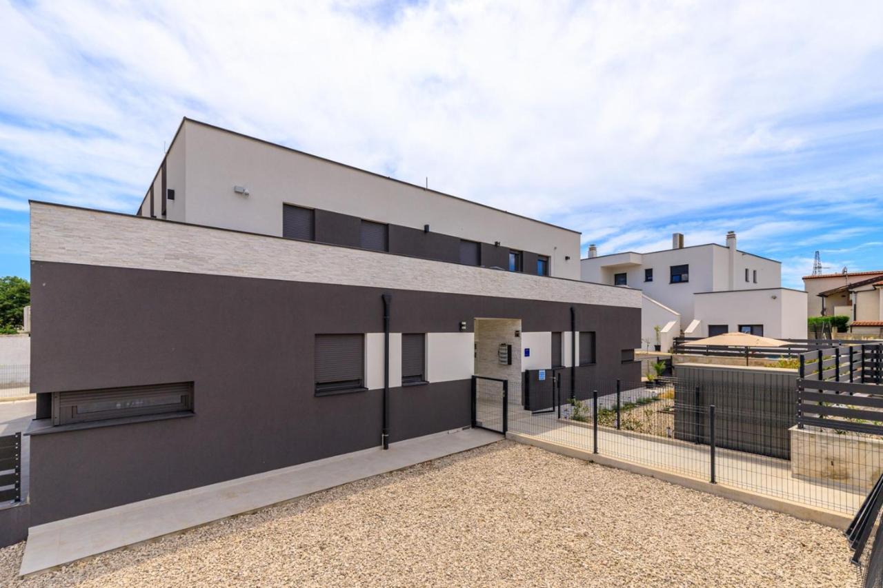 Sabena Apartment With Private Whirlpool Porec Exterior photo